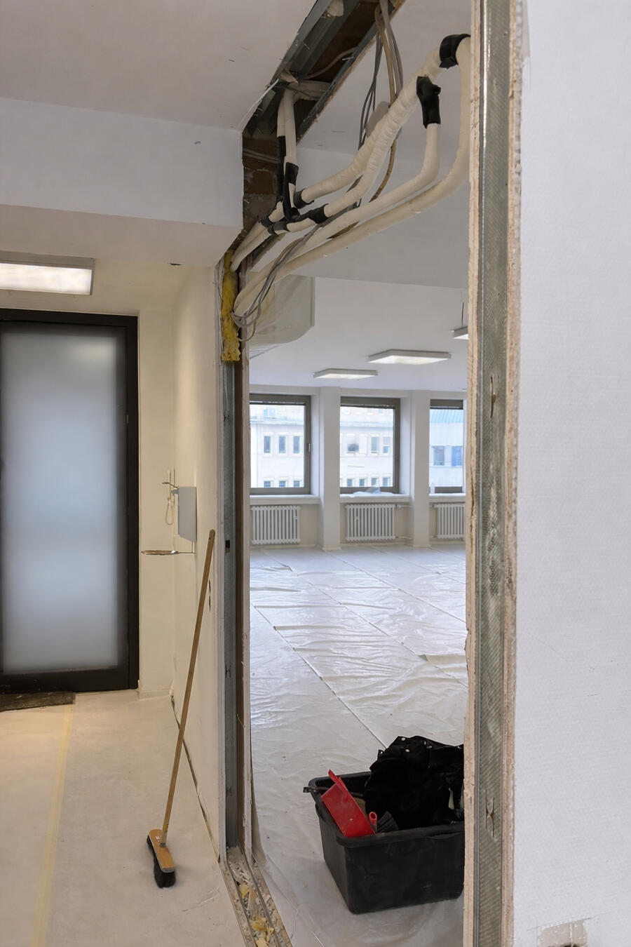 ruekbau-trockenbau-duesseldorf-buerogebaeude-ruo-raum-und-ordnung